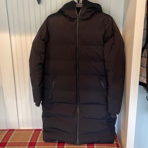 Lululemon Women’s Parka, Size 6 (medium)
